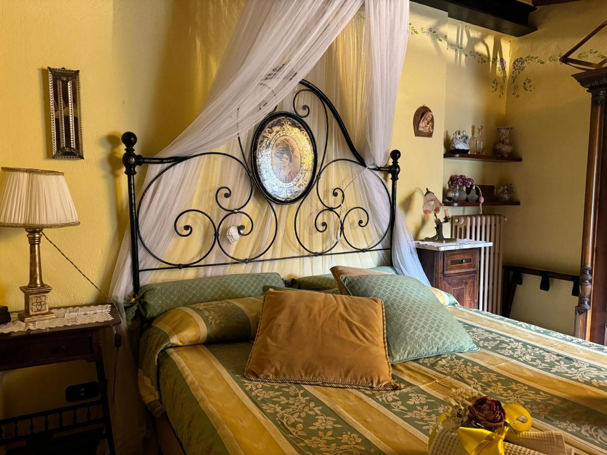 Апартаменти Casa Giulia, Il Gioiello Del Borgo Чертальдо Екстер'єр фото